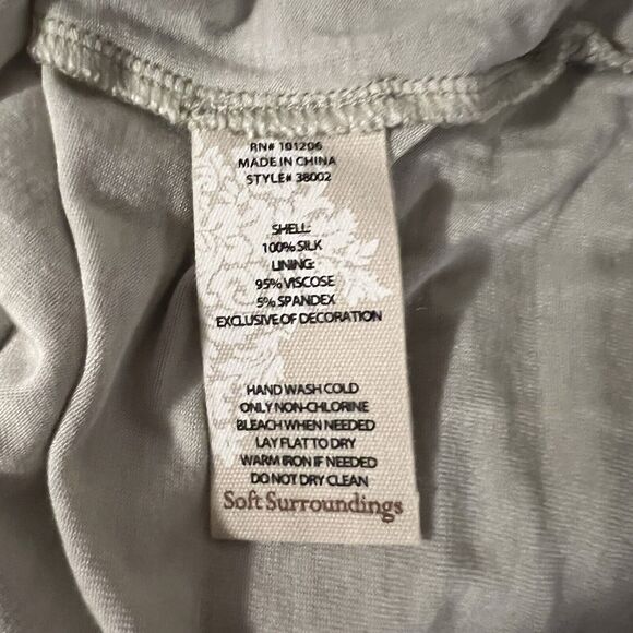Soft Surroundings Sophia Top Womens Silk Embroidered Tunic Beaded Sz Med Petite - Picture 6 of 9